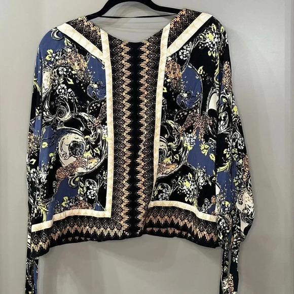 Free People Catch Me If You Can Blouse Oversized Kimono Style Blouse Size M - Picture 3 of 7